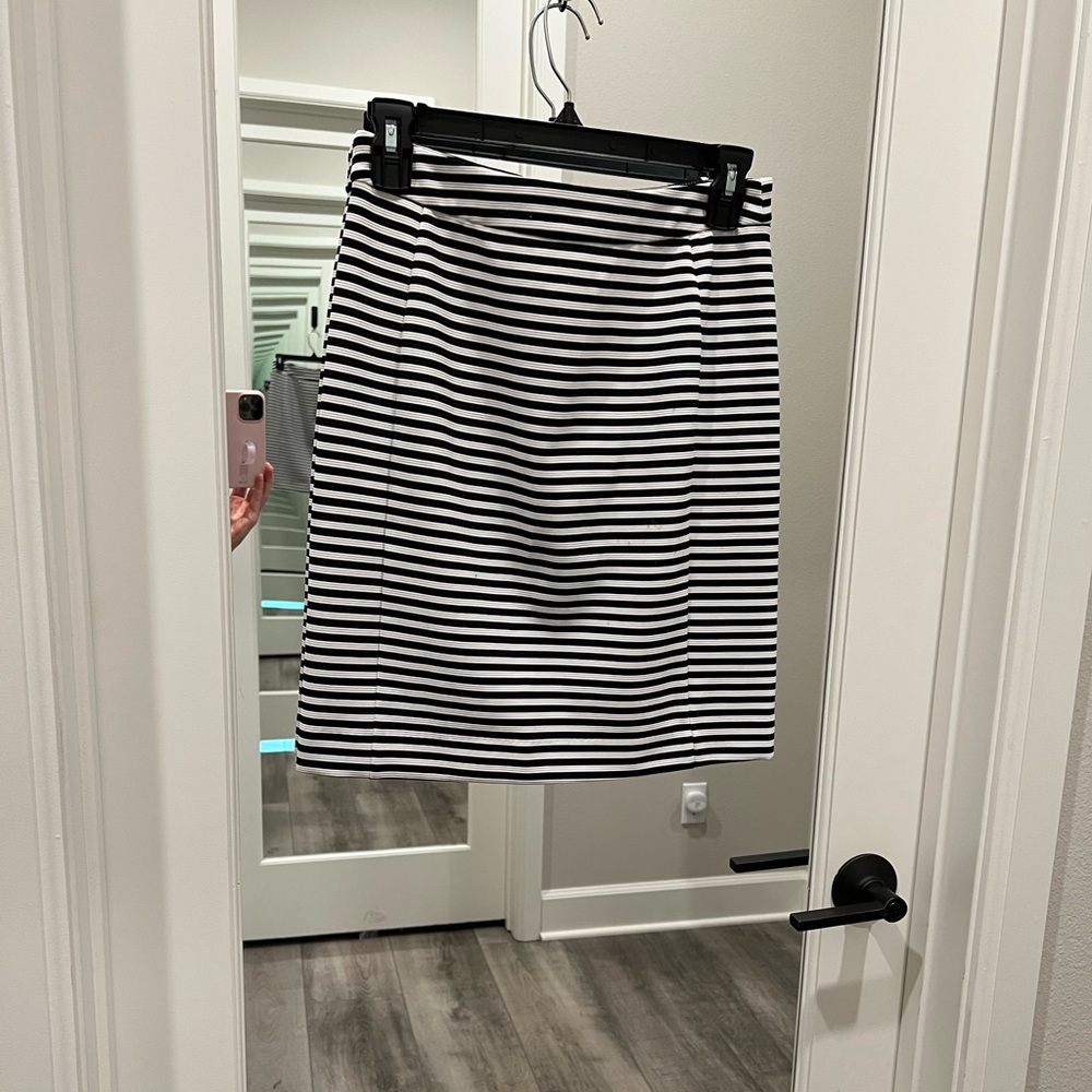 Black and white striped pencil skirt
